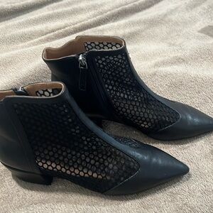 COPY - Linea Paulo stylish black booties.